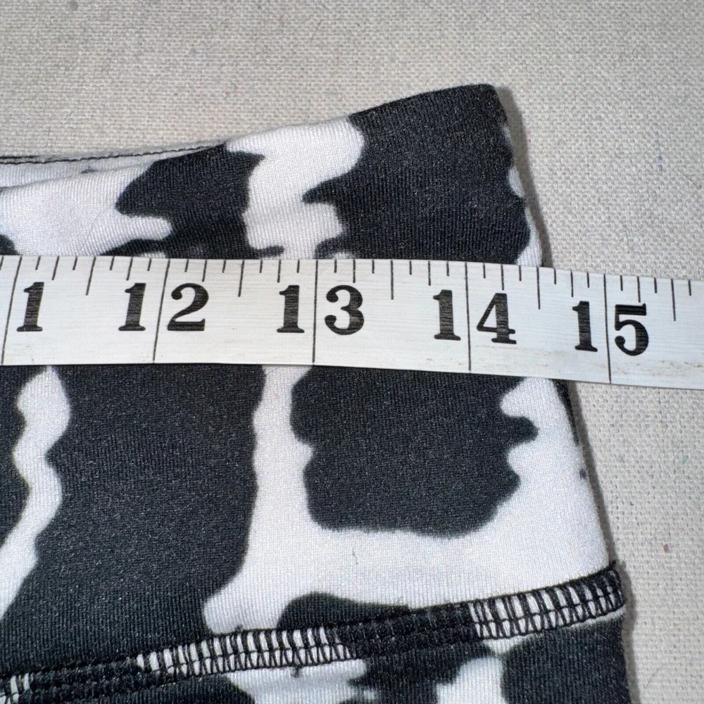 Alo Yoga Cropped Leggings Women Medium Black White Abstract Cow Print Capri Yoga